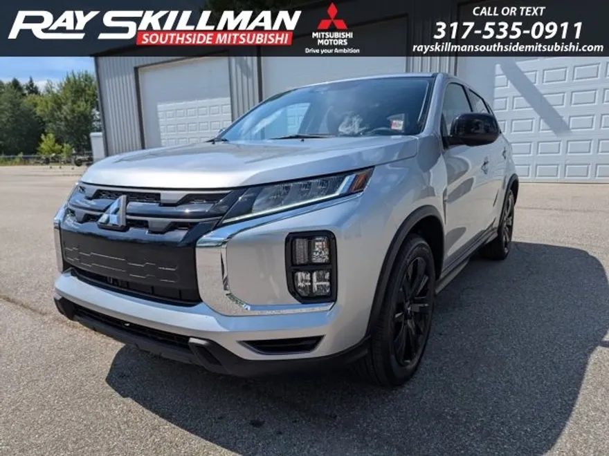 2025 Mitsubishi Outlander Sport LE photo 1