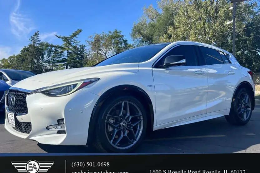 2018 Infiniti QX30 Sport photo 1