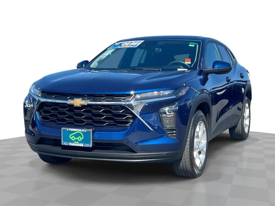 2024 Chevrolet Trax LS photo 1