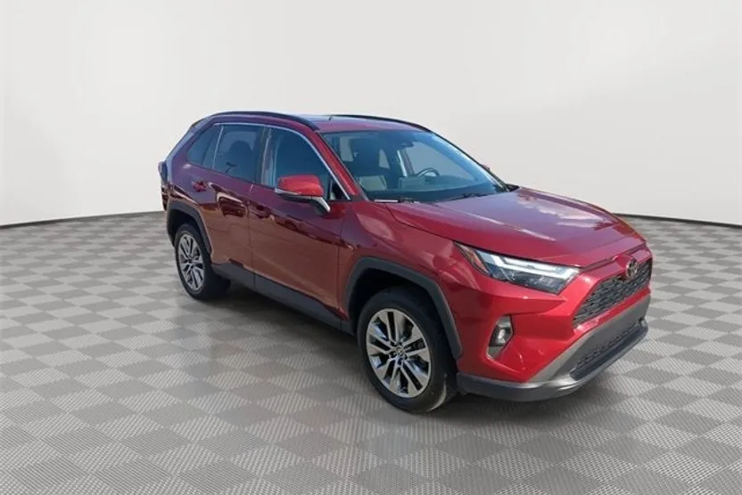 2022 Toyota RAV4 XLE Premium photo 1