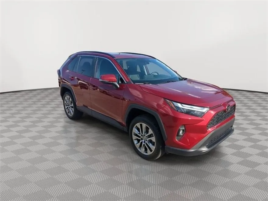 2022 Toyota RAV4 XLE Premium photo 1