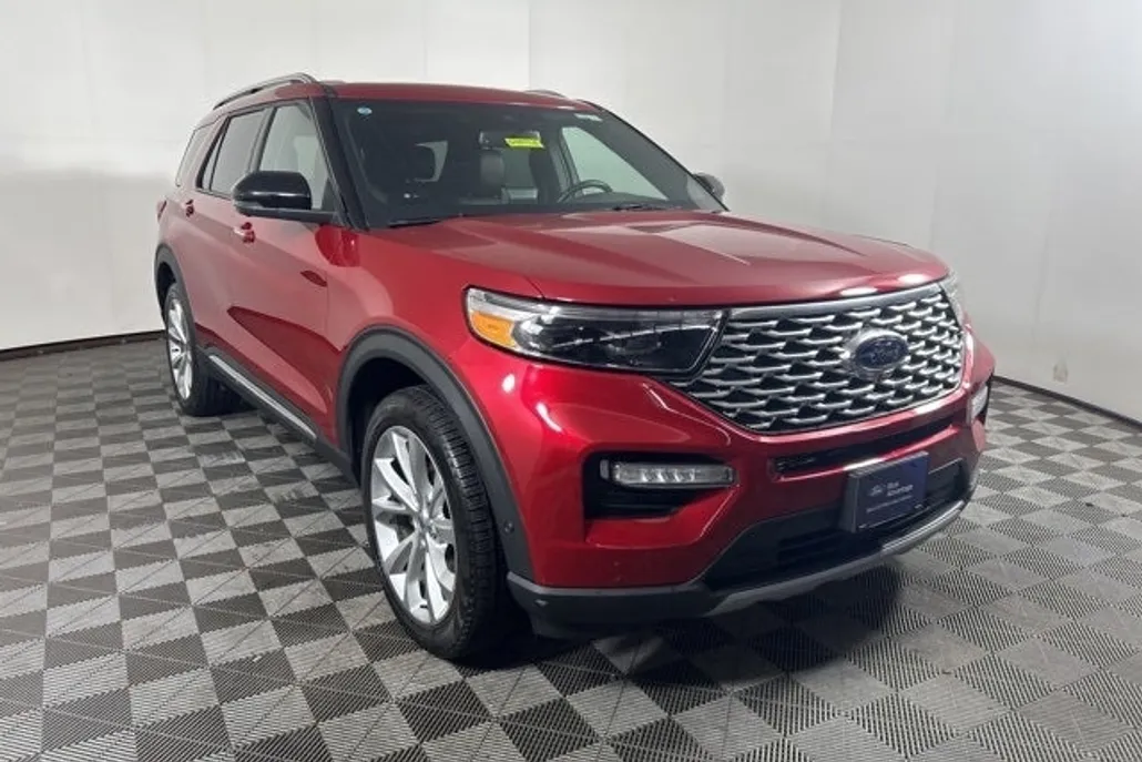 2022 Ford Explorer Platinum photo 1