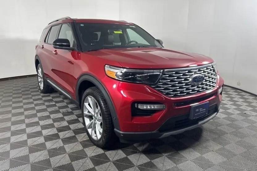2022 Ford Explorer Platinum photo 1