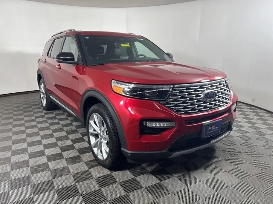 2022 Ford Explorer Platinum photo 1
