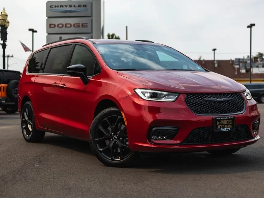 2026 Chrysler Pacifica Limited photo 1