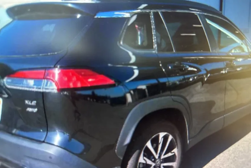 2023 Toyota Corolla Cross XLE photo 1
