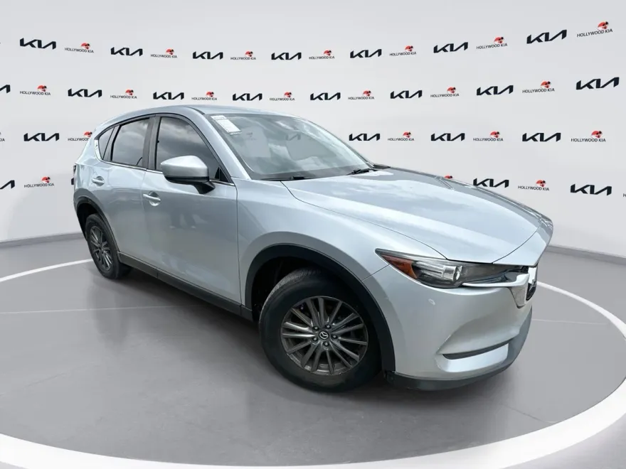 2019 Mazda CX-5 Touring photo 1