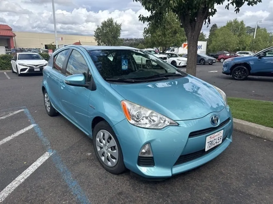 2013 Toyota Prius C Two photo 1