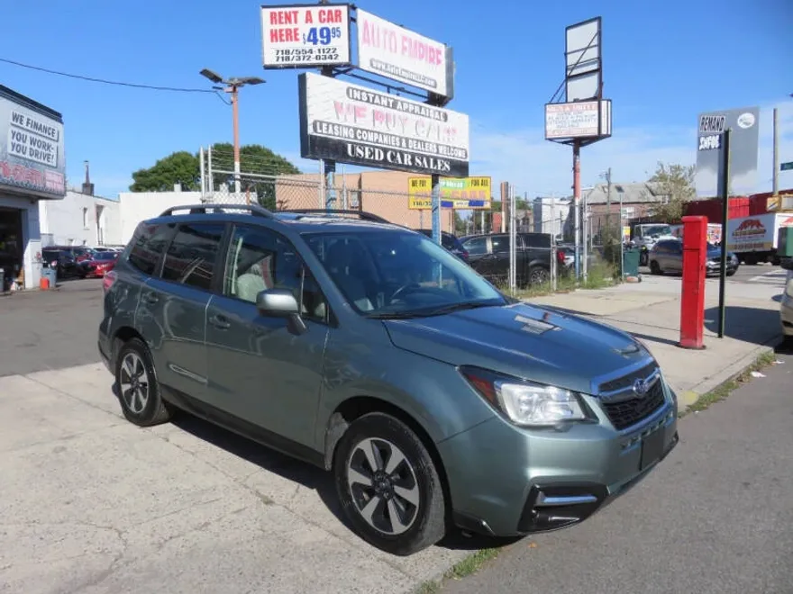 2017 Subaru Forester 2.5i Premium photo 1