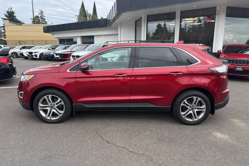 2015 Ford Edge Titanium photo 1