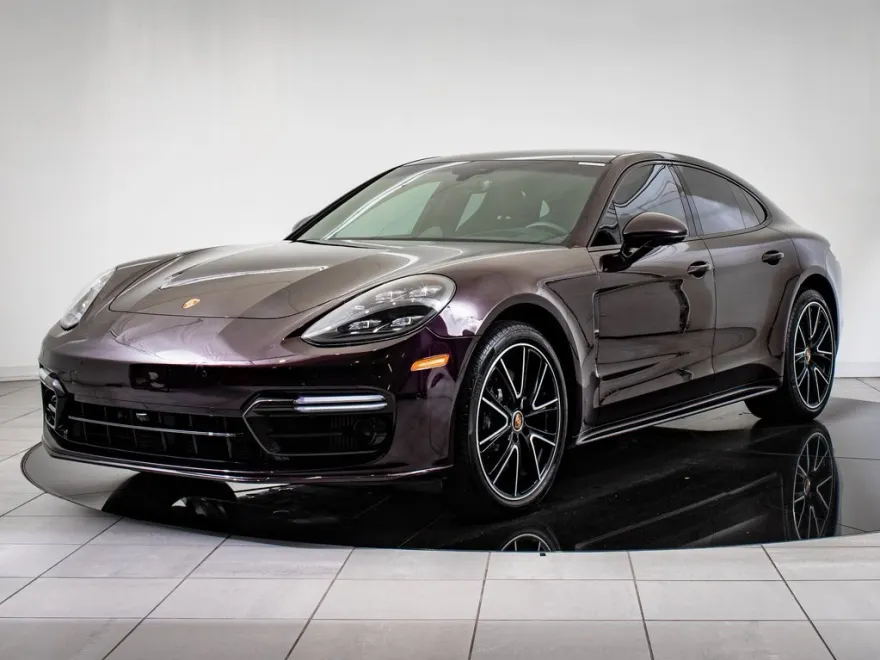 2023 Porsche Panamera GTS photo 1