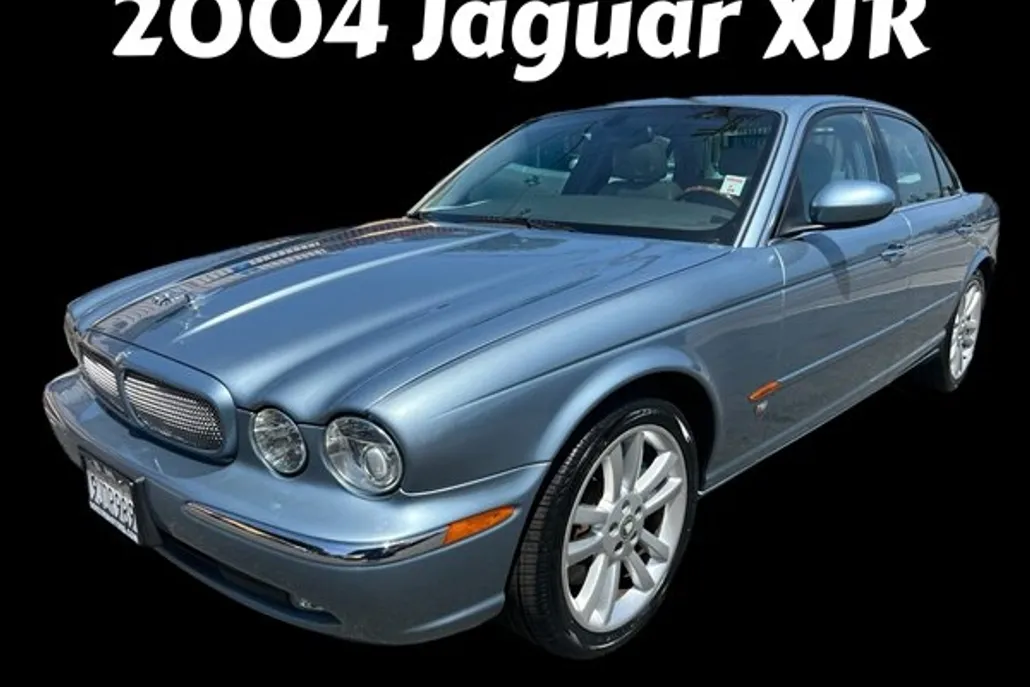 2004 Jaguar XJR photo 1