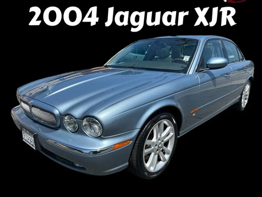 2004 Jaguar XJR photo 1