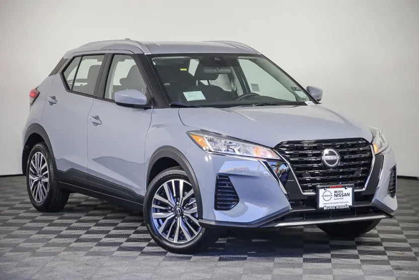 2024 Nissan Kicks SV photo 1