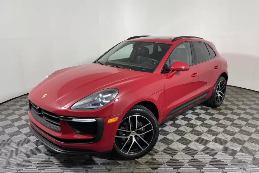 2025 Porsche Macan Base photo 1