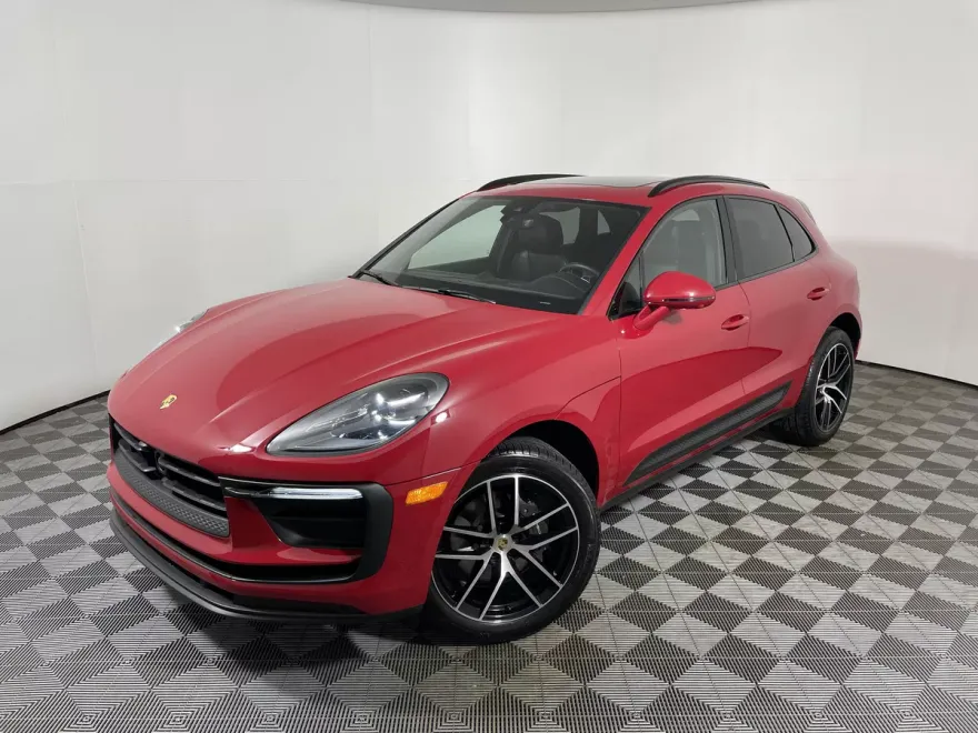 2025 Porsche Macan Base photo 1