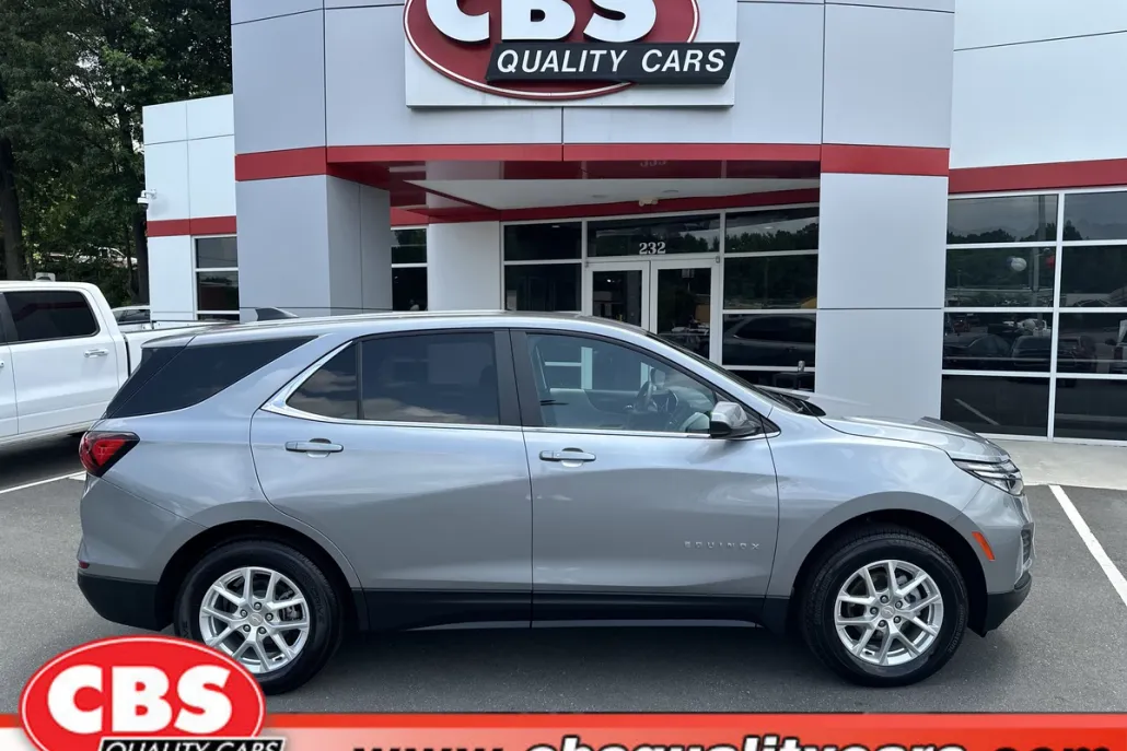 2024 Chevrolet Equinox LT photo 1