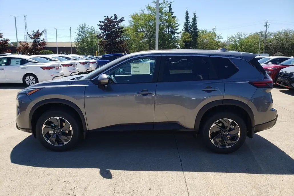 2026 Nissan Rogue SV photo 1