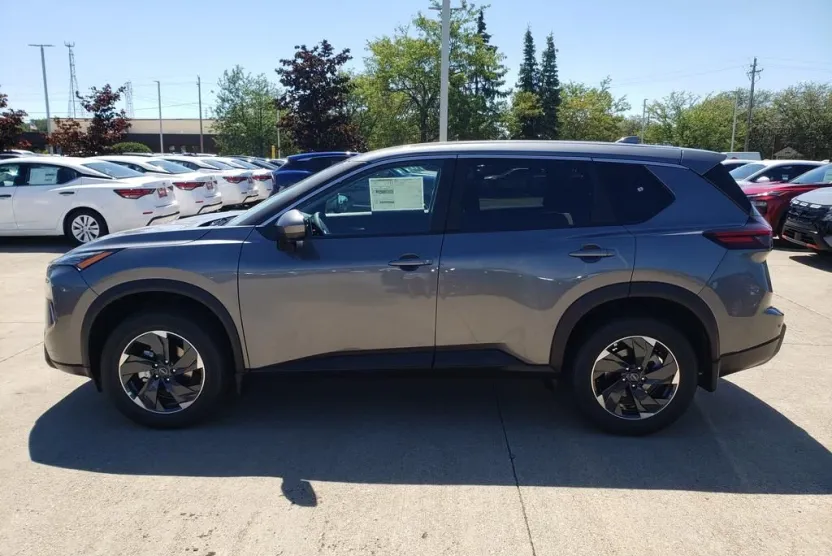 2026 Nissan Rogue SV photo 1