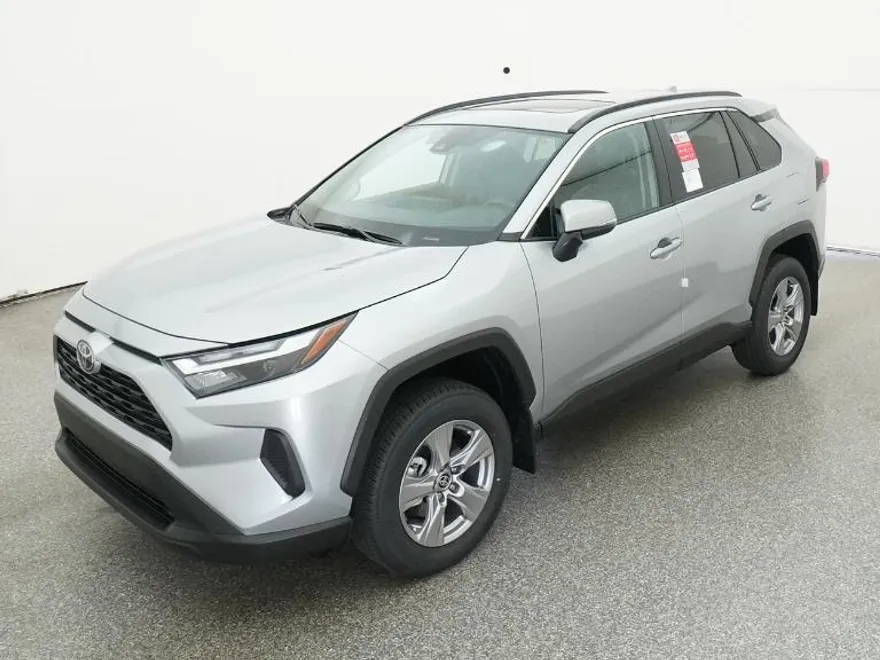 2025 Toyota RAV4 XLE photo 1