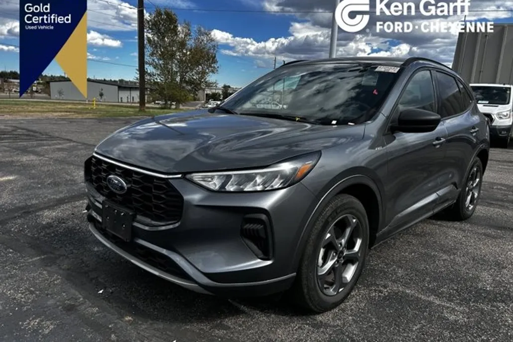 2023 Ford Escape ST-Line photo 1
