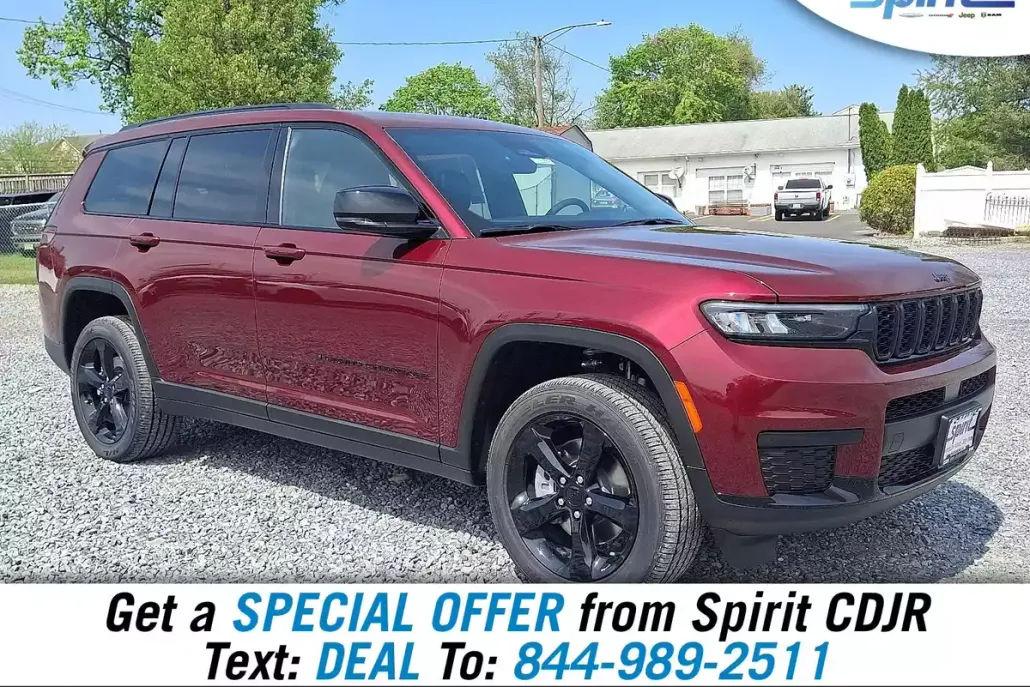 2025 Jeep Grand Cherokee Altitude photo 1