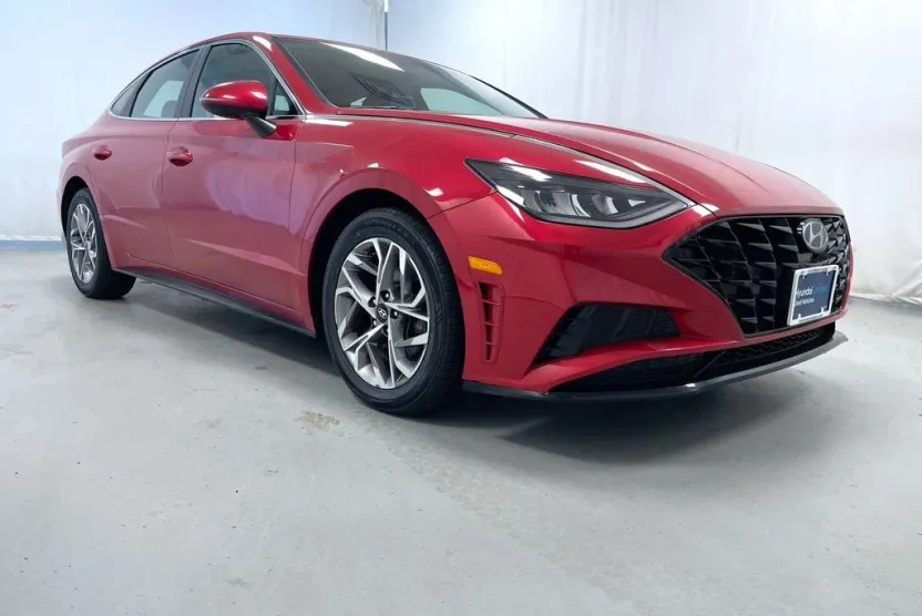 2022 Hyundai Sonata SEL photo 1