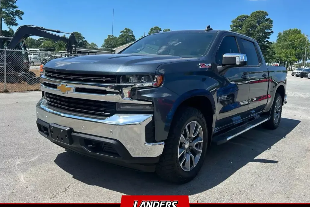 2021 Chevrolet Silverado 1500 LT photo 1