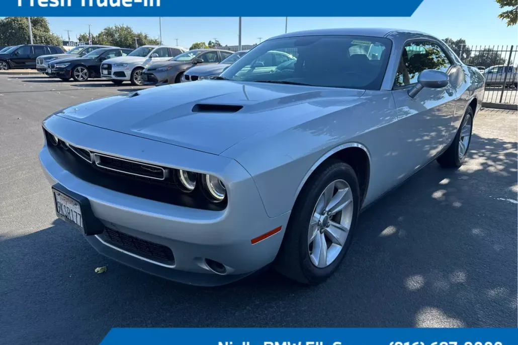 2023 Dodge Challenger SXT photo 1