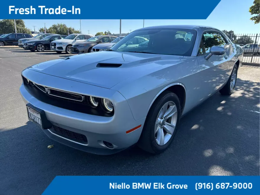 2023 Dodge Challenger SXT photo 1
