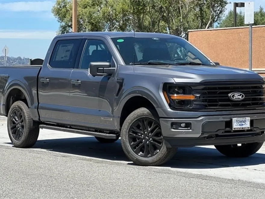 2025 Ford F-150 XLT photo 1