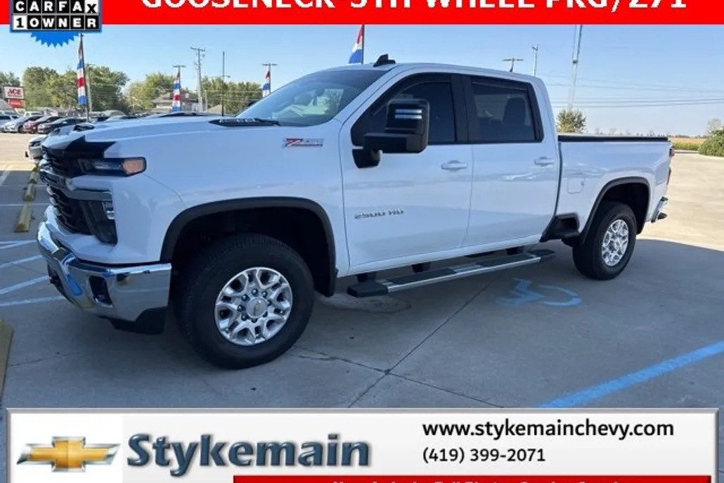 2024 Chevrolet Silverado LT photo 1
