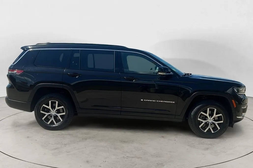 2024 Jeep Grand Cherokee Limited photo 1