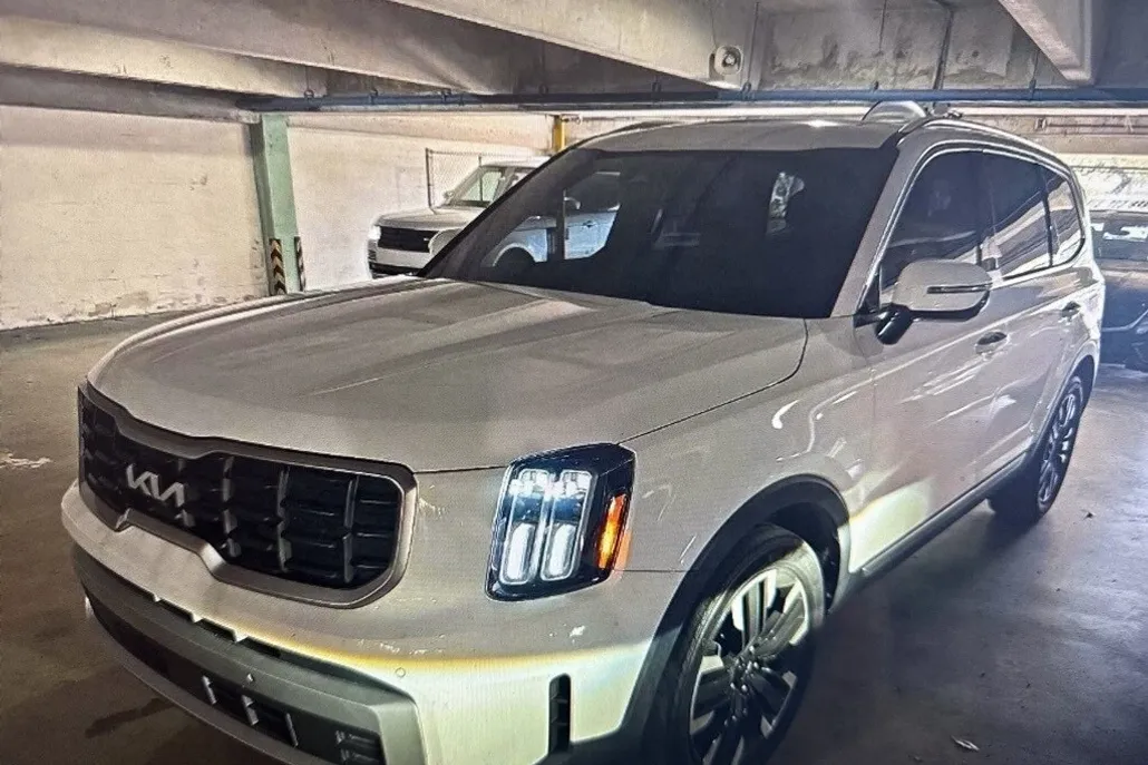 2023 Kia Telluride SX photo 1