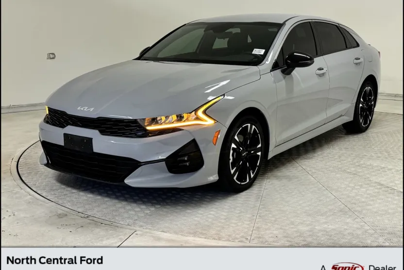 2022 Kia K5 GT-Line photo 1