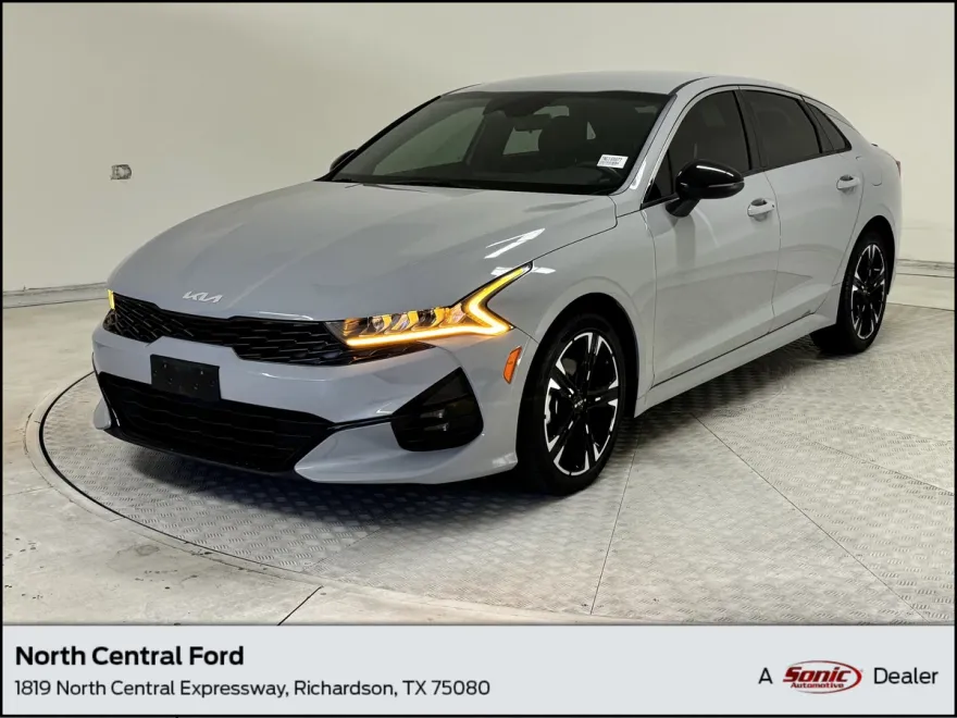 2022 Kia K5 GT-Line photo 1