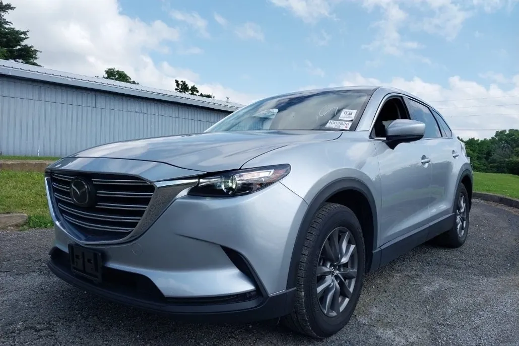 2023 Mazda CX-9 Touring photo 1