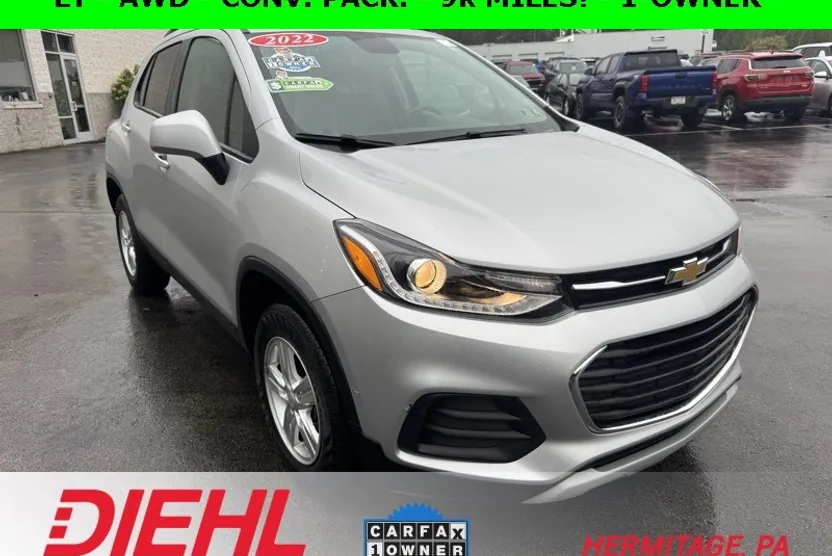 2022 Chevrolet Trax LT photo 1