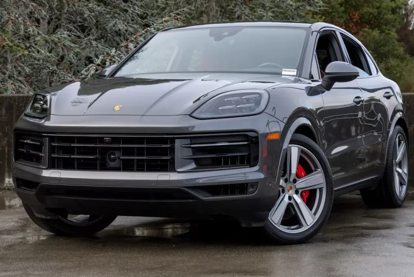 2024 Porsche Cayenne S Coupe photo 1
