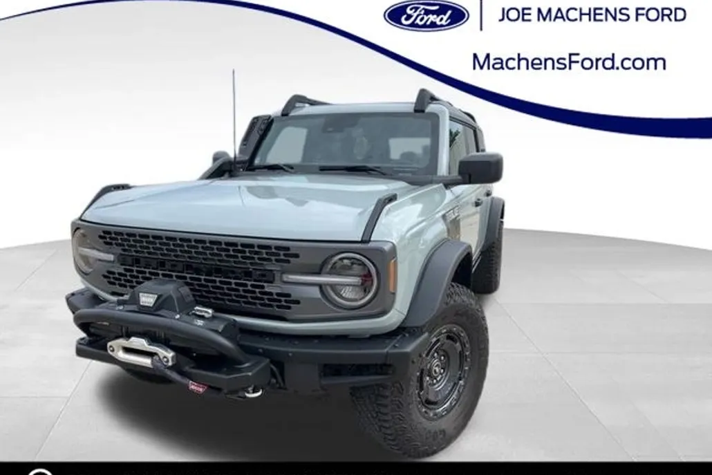2024 Ford Bronco Everglades photo 1