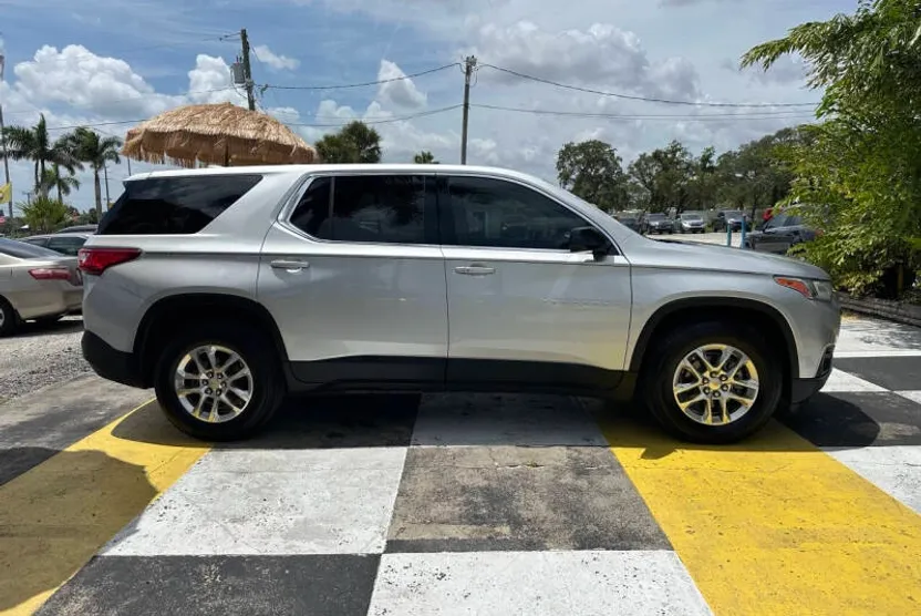2020 Chevrolet Traverse 1LS photo 1
