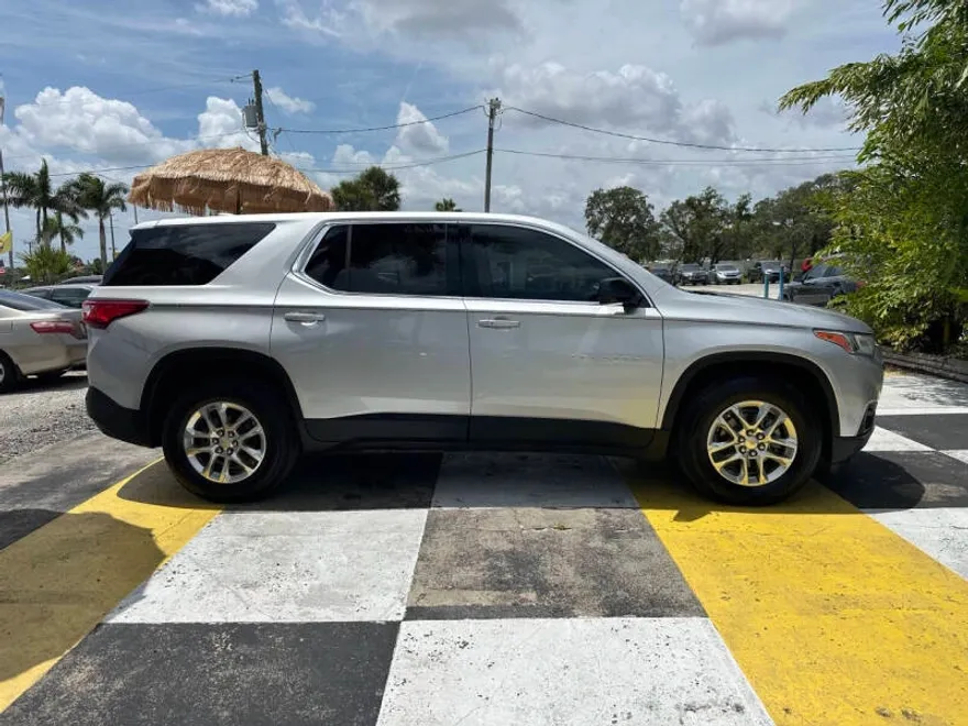 2020 Chevrolet Traverse 1LS photo 1