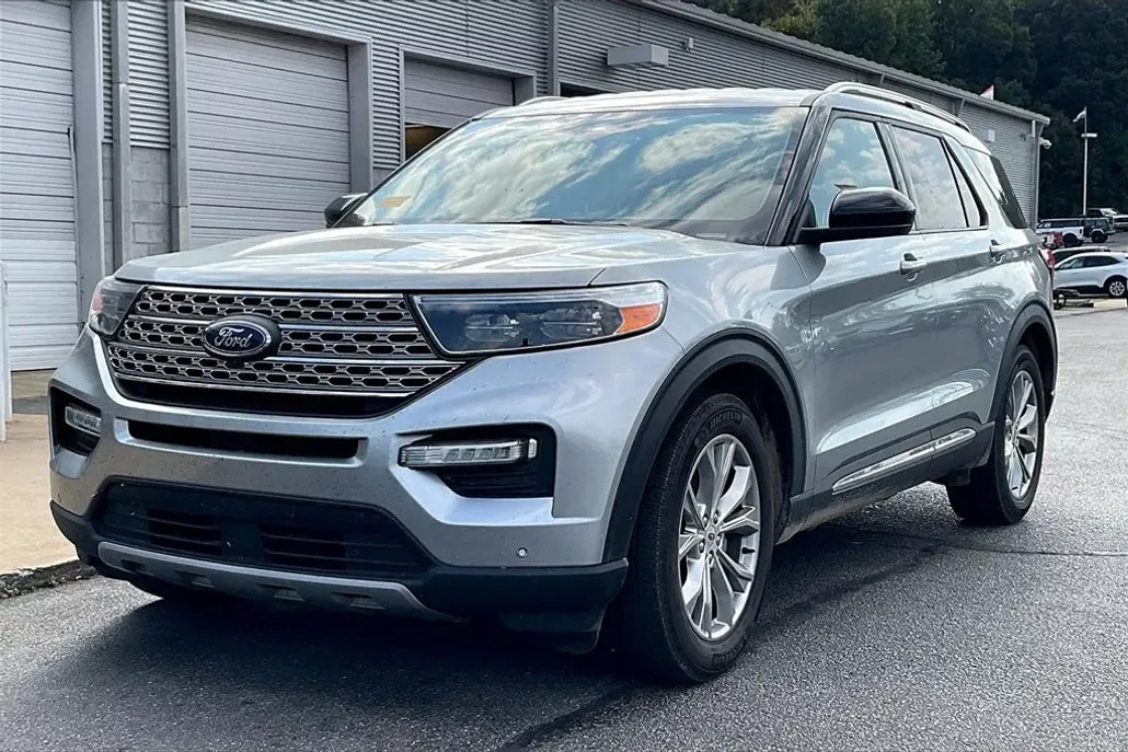 2024 Ford Explorer Limited photo 1