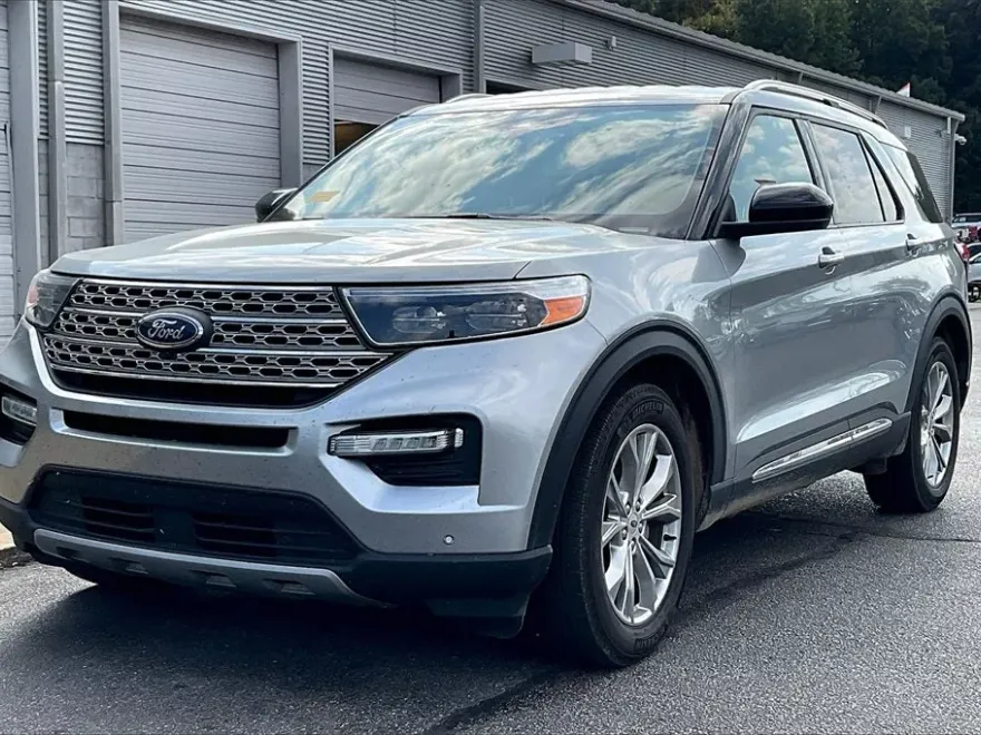 2024 Ford Explorer Limited photo 1
