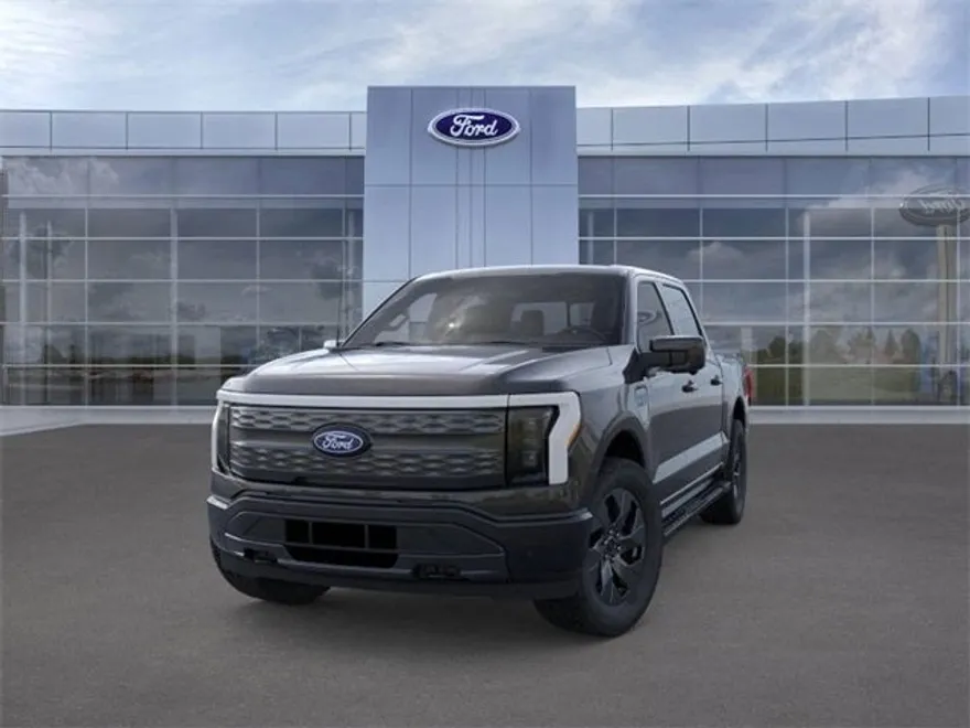 2025 Ford F-150 Lightning Lariat photo 1