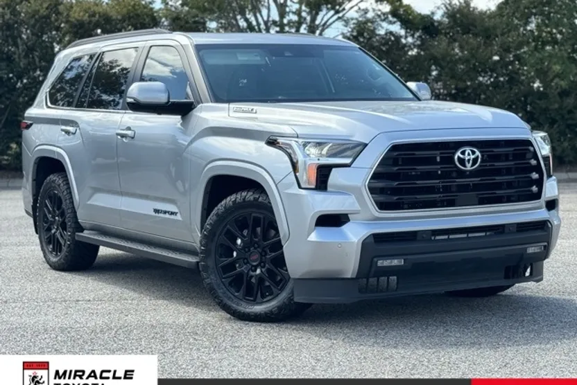 2024 Toyota Sequoia SR5 photo 1