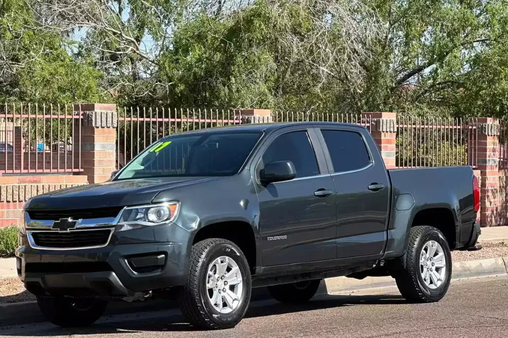 2017 Chevrolet Colorado LT photo 1
