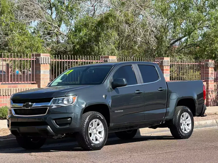 2017 Chevrolet Colorado LT photo 1