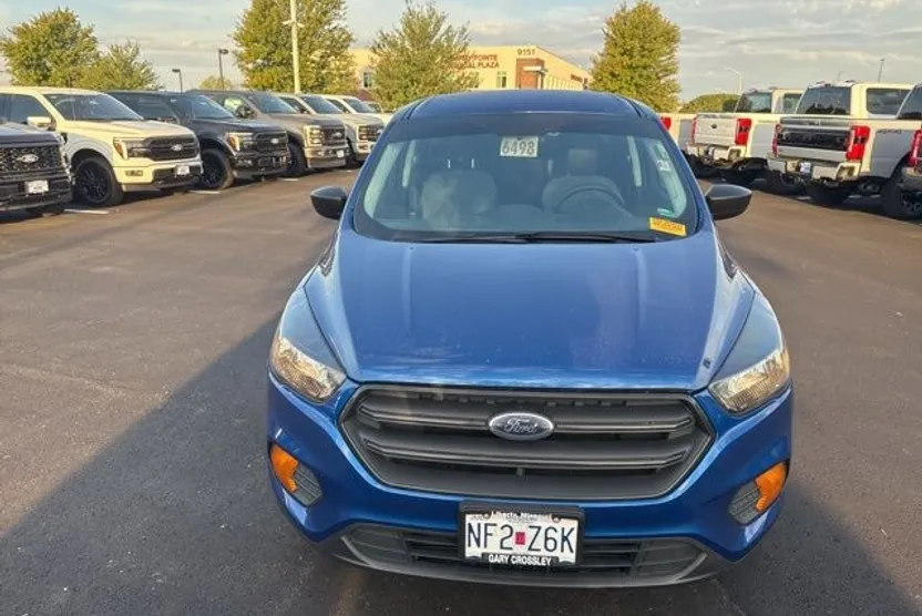 2019 Ford Escape S photo 1