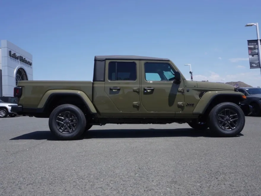 2025 Jeep Gladiator Sport photo 1